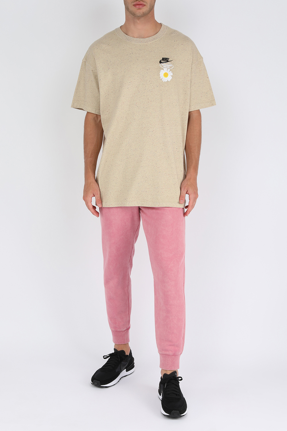 חולצת טי לבנה עם פרינט ג'אסט דו איט